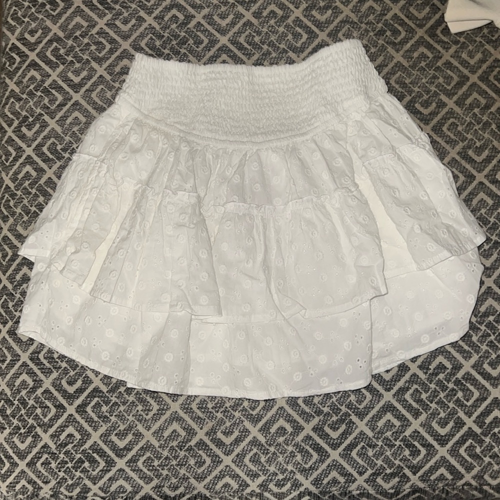 HOLLISTER: white floral skirt, built in shorts liner, SIZE SMALL